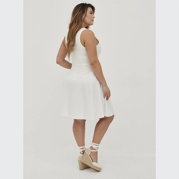Torrid SCOOP NECK TANK DRESS - FOXY WHITE Size 0 - Picture 4 of 5